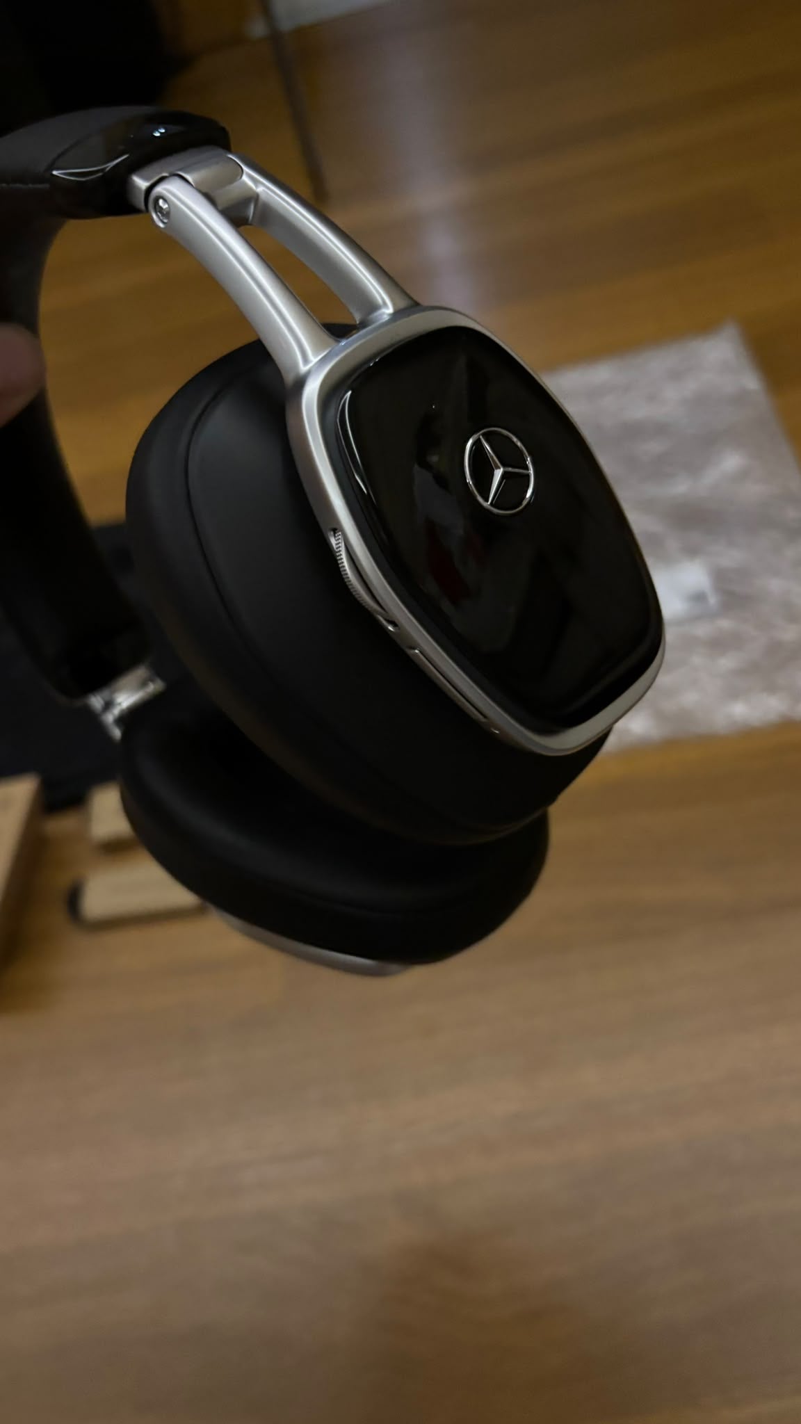 Mercedes-Benz Kulaküstü Bluetooth Kulaklık Piano Black