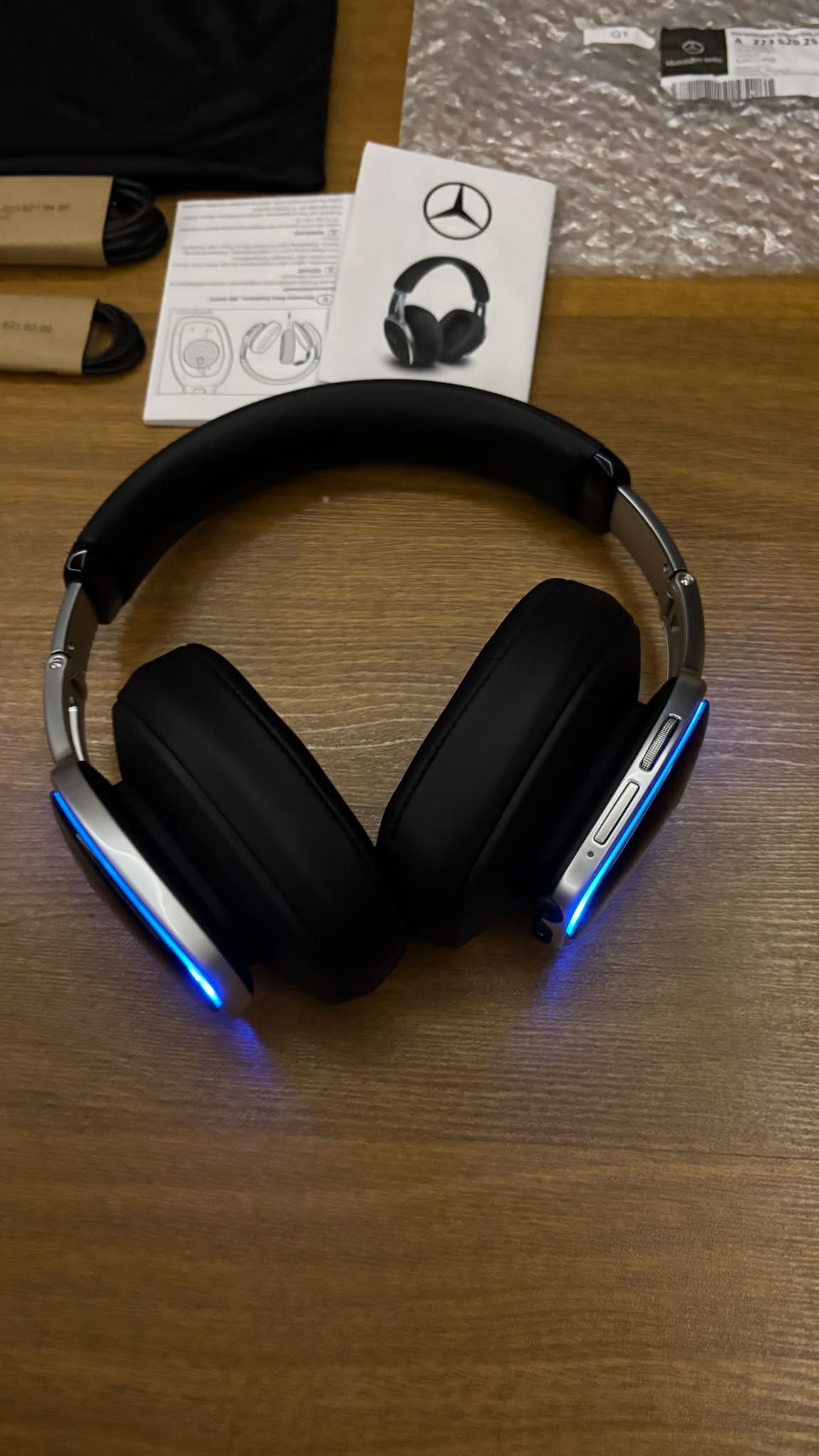 Mercedes-Benz Kulaküstü Bluetooth Kulaklık Piano Black